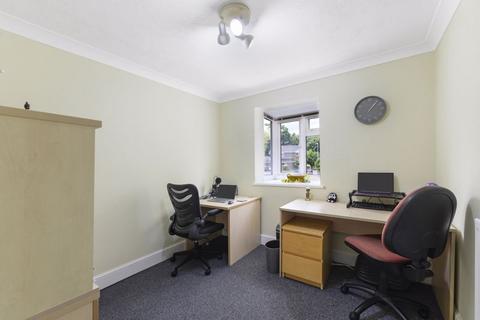 108 Douglas Road, Tonbridge, TN9 2UE