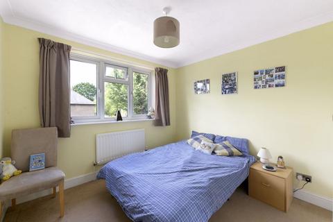 108 Douglas Road, Tonbridge, TN9 2UE