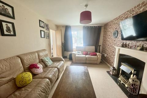 17 Amberley Close, Scartho Top, Grimsby, DN33 3TJ