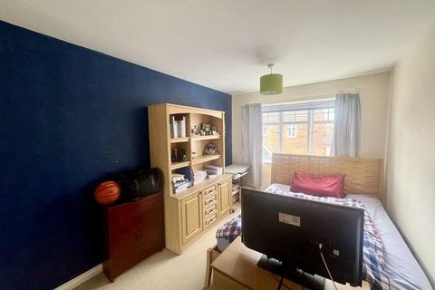 17 Amberley Close, Scartho Top, Grimsby, DN33 3TJ