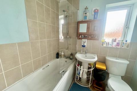 17 Amberley Close, Scartho Top, Grimsby, DN33 3TJ