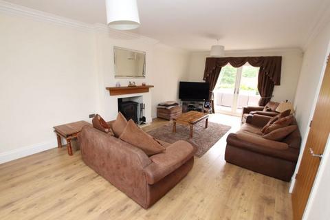 4 bedroom detached house for sale, GOLF COURSE LANE, WALTHAM