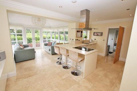 4 bedroom detached house for sale, GOLF COURSE LANE, WALTHAM