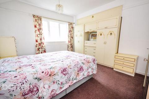 40 Alpha Road, Rotherham, S65 2HB
