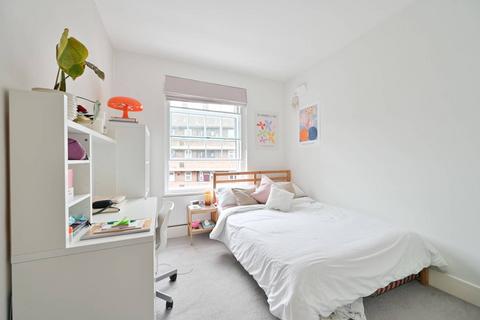 3 bedroom flat for sale, Bowling Green Street, Kennington, London, SE11