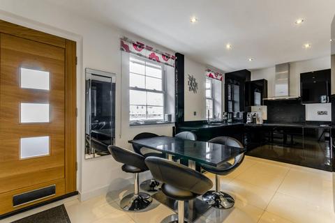 2 bedroom flat for sale, St Katharines Way, Wapping, London, E1W