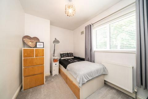 9 Bernard Close, Dunstable, LU5 4HL