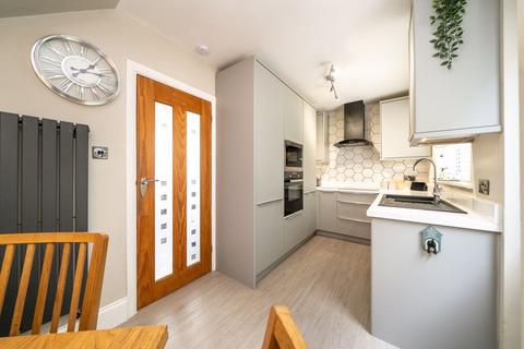 9 Bernard Close, Dunstable, LU5 4HL