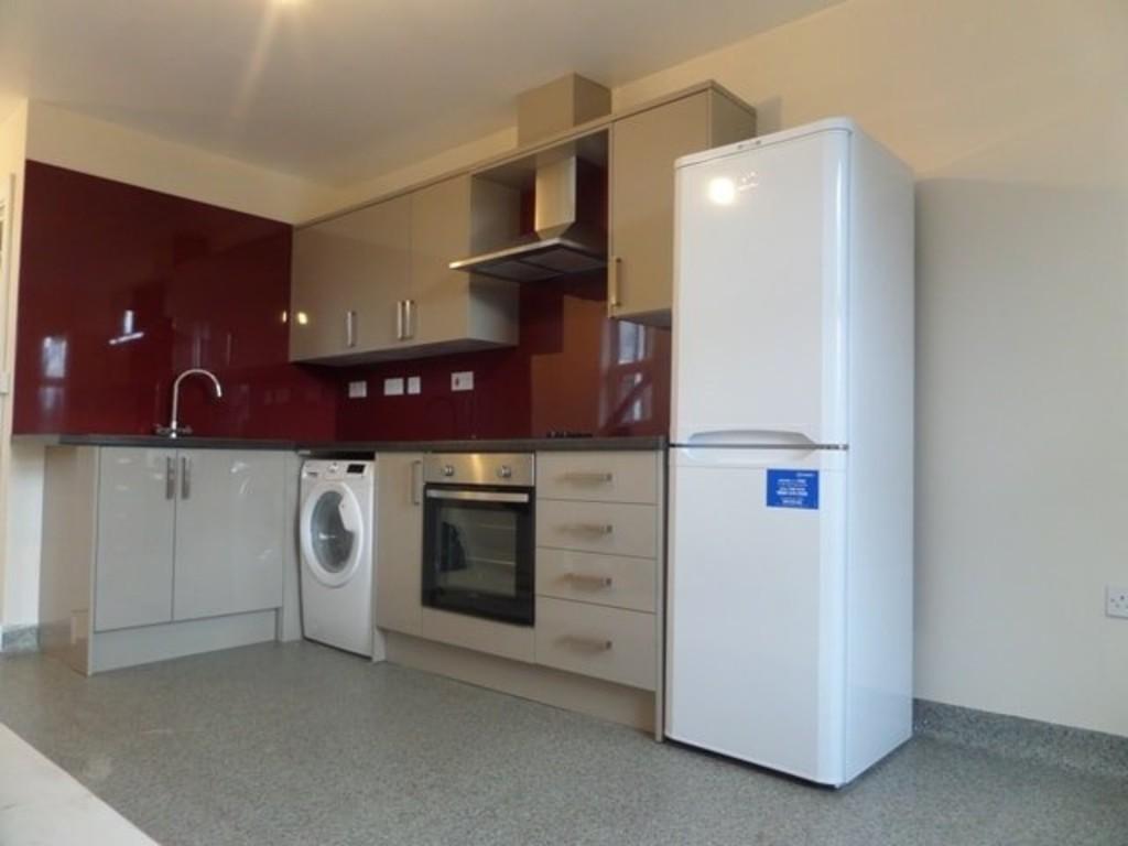 Apartment in Middlesex - View 2