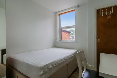 6 bedroom terraced house to rent, Hubert Road, Birmingham B29