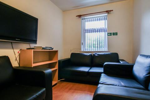 6 bedroom terraced house to rent, Hubert Road, Birmingham B29