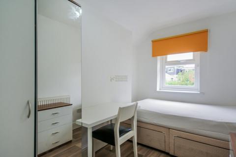 6 bedroom terraced house to rent, Hubert Road, Birmingham B29