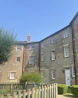 4 bedroom townhouse to rent, The Beeches, Warminster