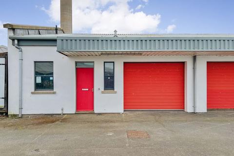 Warehouse to rent, Unit 4, Mill Road, Peel