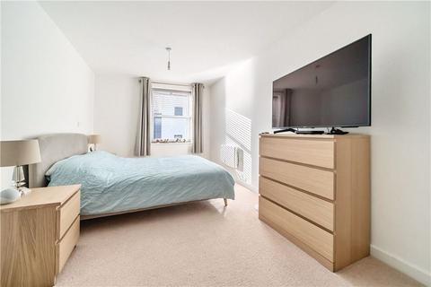 2 bedroom flat for sale, Woodlock Court, Farnham