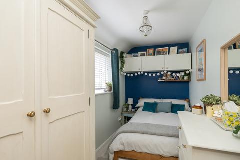 120 Chart Downs, Dorking, RH5 4DG