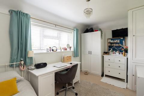 120 Chart Downs, Dorking, RH5 4DG