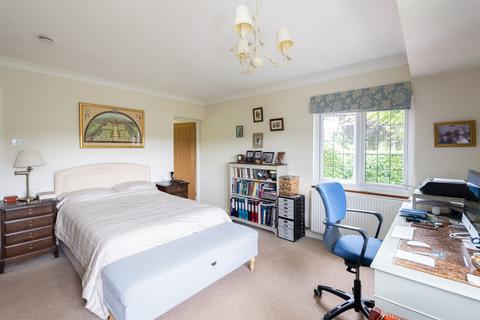 Westmount Ridgeway Road, Dorking, RH4 3AT