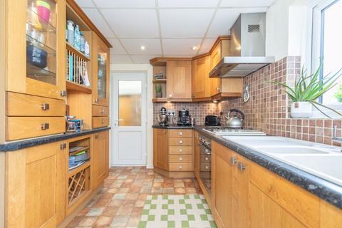 3 bedroom semi-detached house for sale, Manor Way, Uckfield