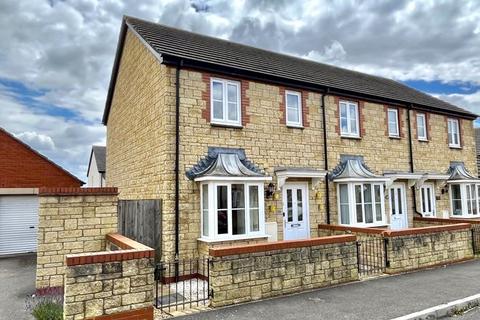 2 bedroom end of terrace house to rent, St. Michaels Gardens, South Petherton