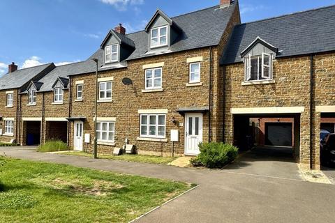 4 bedroom townhouse for sale, Bismore Road, Banbury