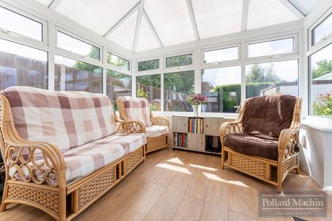 3a Crowborough Drive, Warlingham, CR6 9SJ