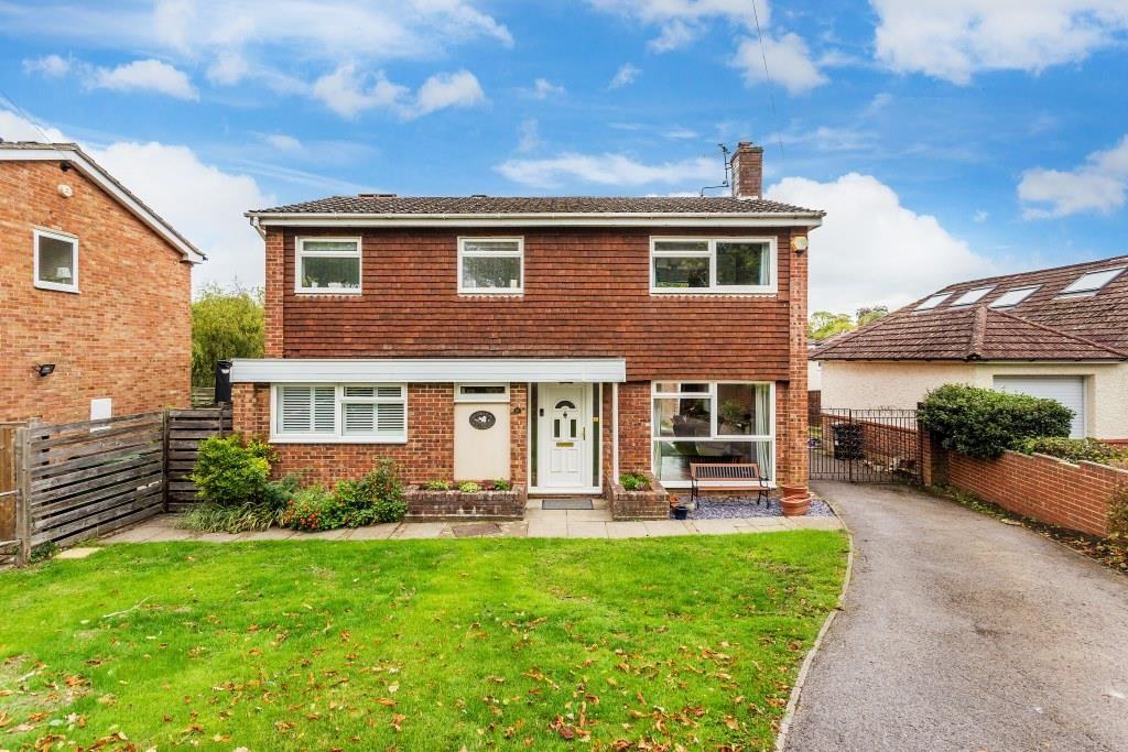 KENNEL LANE, FETCHAM, KT22 4 bed detached house £2,850 pcm (£658 pw)