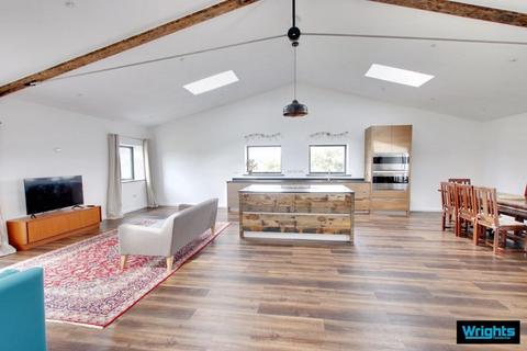 4 bedroom barn conversion to rent, Hoggington Lane, Southwick