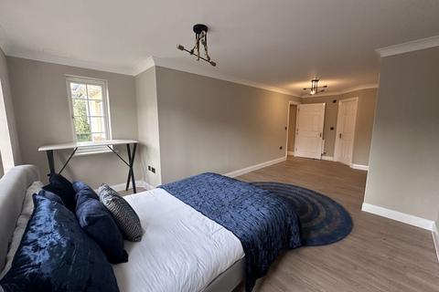 2 bedroom apartment to rent, Ducks Hill Road, Northwood, HA6