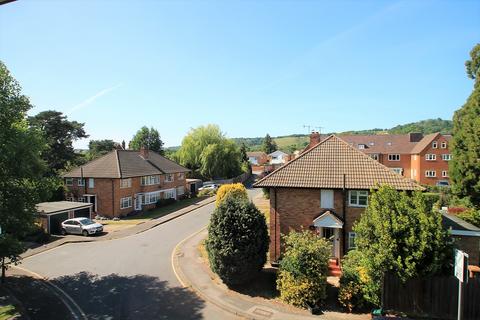 3 bedroom townhouse to rent, Yorke Gardens, Reigate, RH2
