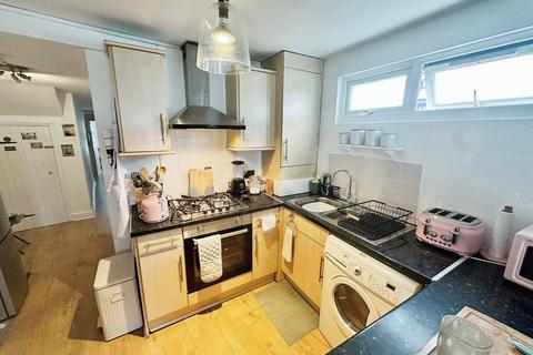 2 bedroom apartment to rent, Elmsdale Road, Walthamstow, London, E17