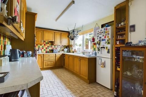 4 bedroom semi-detached house for sale, North Road, Camborne - Ideal first time buyer