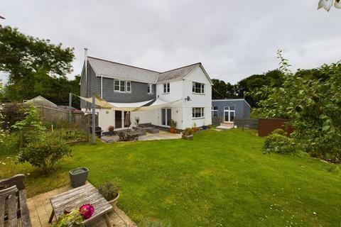 4 bedroom house for sale, Set away from the road between Burnthouse and Ponsanooth