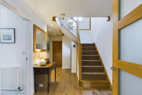 Swallow Cottage Burnthouse, St Gluvias, Penryn, TR10 9AS