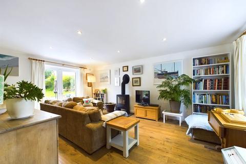 Swallow Cottage Burnthouse, St Gluvias, Penryn, TR10 9AS