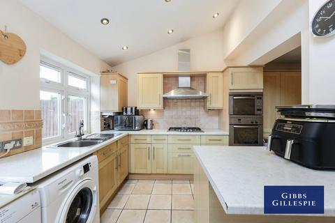 4 bedroom terraced house to rent, Palace Road, South Ruislip HA4 0PT