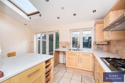 4 bedroom terraced house to rent, Palace Road, South Ruislip HA4 0PT