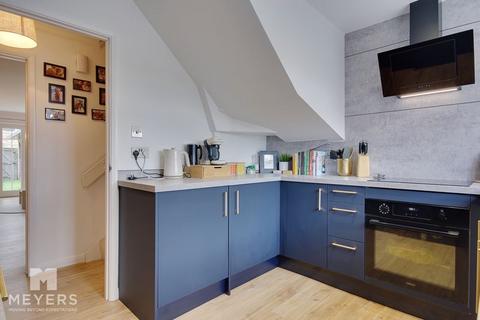 21 Barrowgate Way, Bournemouth, BH8 0HD