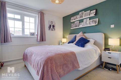 21 Barrowgate Way, Bournemouth, BH8 0HD