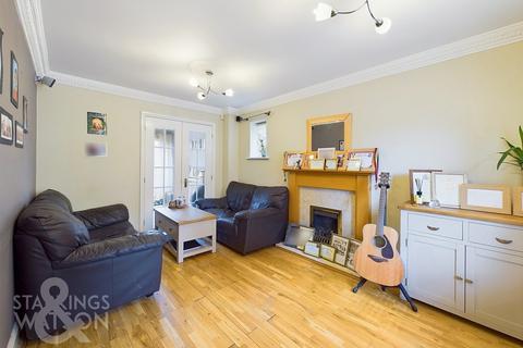 3 bedroom semi-detached house for sale, William Childerhouse Way, Norwich