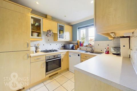 3 bedroom semi-detached house for sale, William Childerhouse Way, Norwich