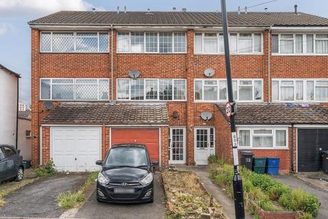 3 bedroom terraced house to rent, Addison Road, London SE25