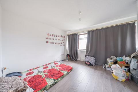 3 bedroom terraced house to rent, Addison Road, London SE25