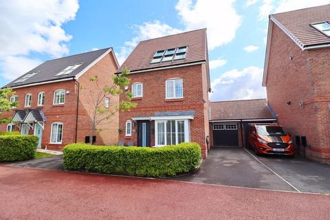 4 bedroom detached house for sale, Malkins Wood Lane, Manchester M28