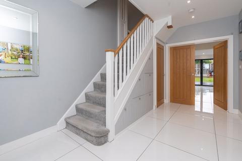 1 Brook Crescent, Hagley, Stourbridge, DY9 0QE