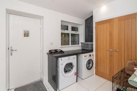 1 Brook Crescent, Hagley, Stourbridge, DY9 0QE