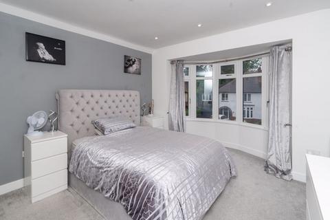 1 Brook Crescent, Hagley, Stourbridge, DY9 0QE