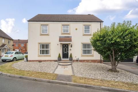 4 bedroom detached house for sale, Winterbourne Road, Swindon SN25