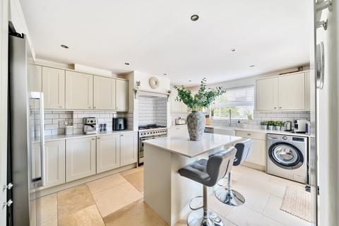 4 bedroom detached house for sale, Winterbourne Road, Swindon SN25