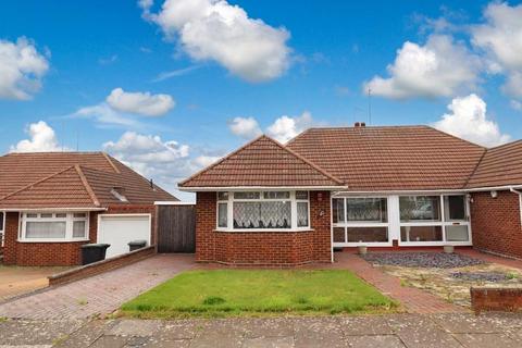 3 bedroom bungalow for sale, Wadhurst Avenue, Icknield, Luton, Bedfordshire, LU3 1UH